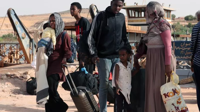 بعد قرارات الداخلية الأخيرة .. حقيقة ترحيل السودانيين من مصر