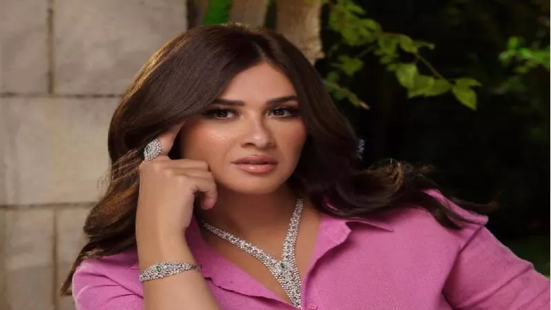 ياسمين عبدالعزيز تفاجئ جمهورها بتعليق ناري حول خسارة الوزن
