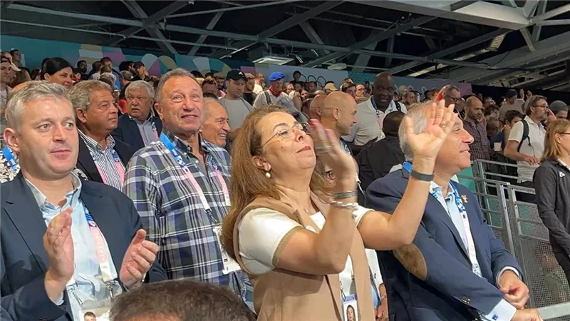 الخطيب ووزير الرياضة يؤازران منتخب اليد بعد الفوز على المجر بأولمبياد باريس 2024