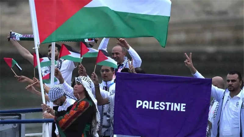 أحدهم خسر 80 فردًا من عائلته.. الأولمبية الفلسطينية توضح حقيقة انسحابهم من مواجهات لاعبي الكيان الصهيوني