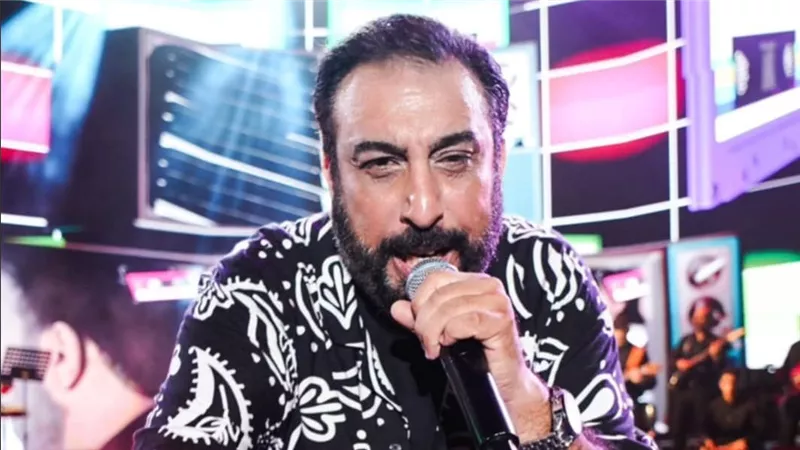 حسام حسني يحيي أجواء التسعينات في حفل 