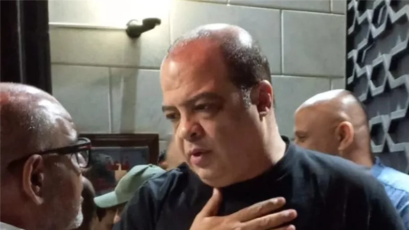غاب النجوم وحضر شريف باهر.. حضور محدود في عزاء الراحل محمد نصر 