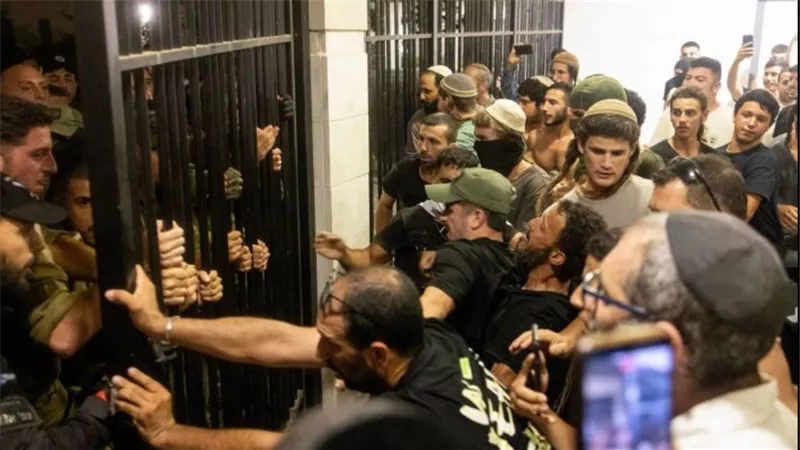 تداعيات اقتحام قاعدة بيت ليد: توتر متزايد بين الجيش الإسرائيلي واليمين المتطرف