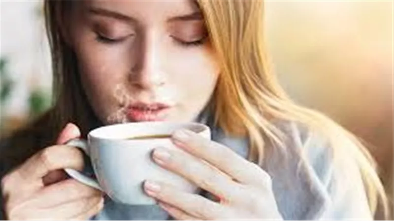 الأثار الناتجة عن تناول القهوة على الريق.. استشاري تغذية تكشف