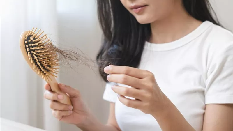 هل البوتوكس يؤدي إلى تساقط الشعر.. «احذر تلك الأسباب»