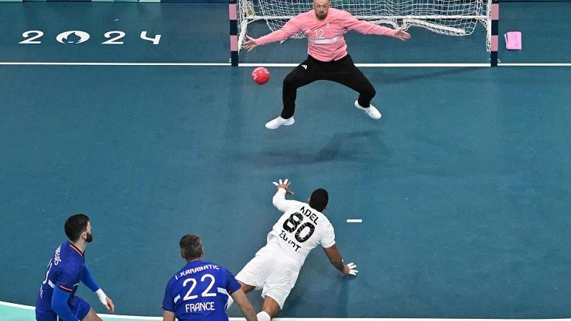 أولمبياد باريس 2024.. منتخب اليد يتقدم على فرنسا في الشوط الأول بنتيجة 11-15
