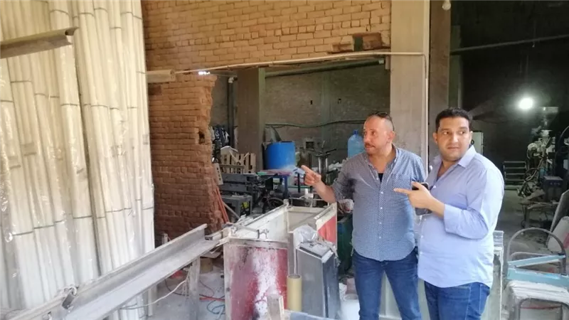 ضبط مصنعين غير مرخصين لتصنيع الكابلات بالقناطر الخيرية   