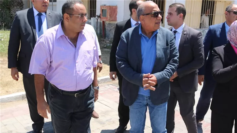 الحد من سرقة الكهرباء.. جولة «عصمت» داخل هندسة برج العرب بالإسكندرية
