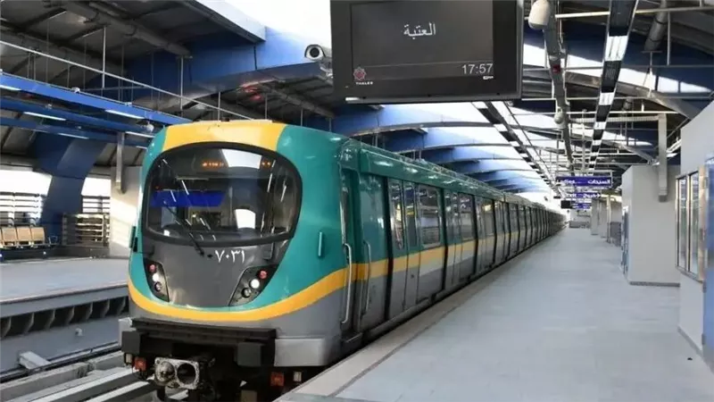 طوارئ بمترو الأنفاق استعدادا لمباراة الأهلي ضد استاد أبيدجان..قطار كل 4 دقائق 