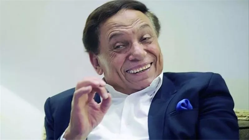 رد فعل عادل إمام على تقليد محمود العزازي : رجعني لشبابي 