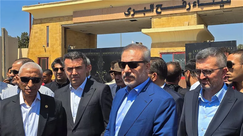 من معبر رفح.. وزير الخارجية التركي يثمن دور مصر في غزة