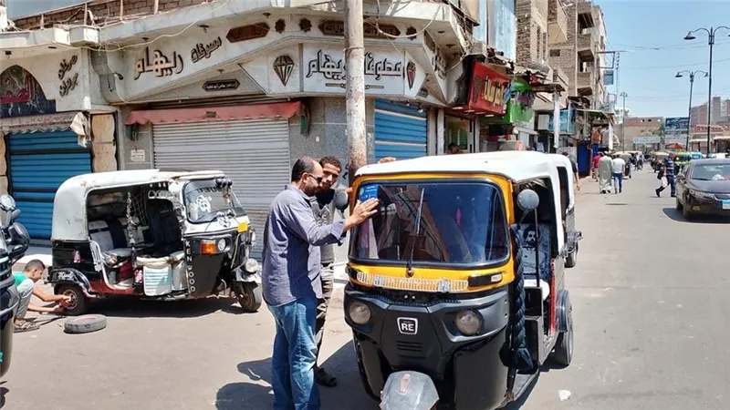 المنوفية: حملات موسعة لإعادة النظام وضبط التوكتوك المخالف في شوارع منوف وتلا