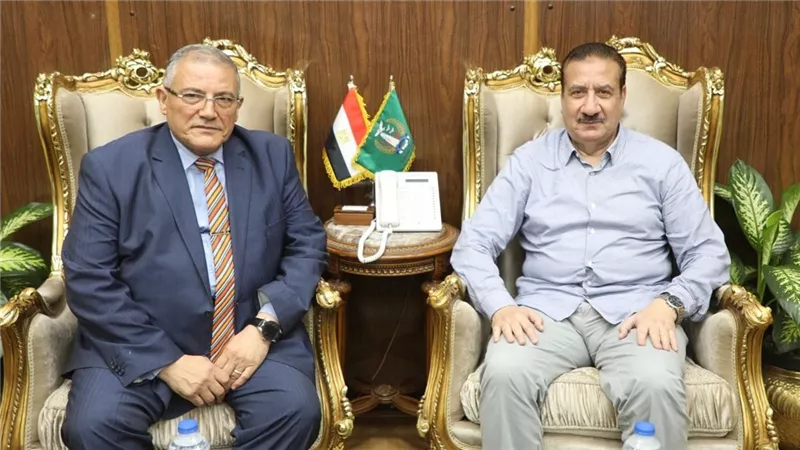 محافظ المنوفية يناقش مشروعات الصرف الصحي مع رئيس مصنع حلوان للصناعات المتطورة