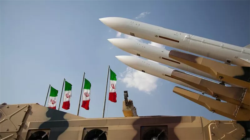 صواريخ إيران في مواجهة دفاعات الإحتلال.. من يربح إذا اندلعت المعركة؟