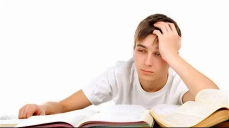 بعد نتيجة الثانوية العامة.. استشاري نفسيّ يقدم نصائح للتغلب على الإكتئاب 