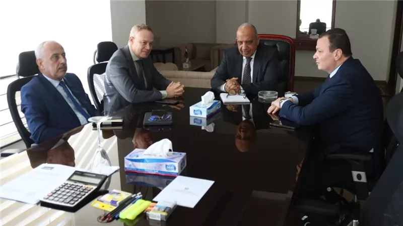 أبرزها مشروعات الهيدروجين الأخضر.. كواليس تعاون «الكهرباء» مع أكوا باور السعودية