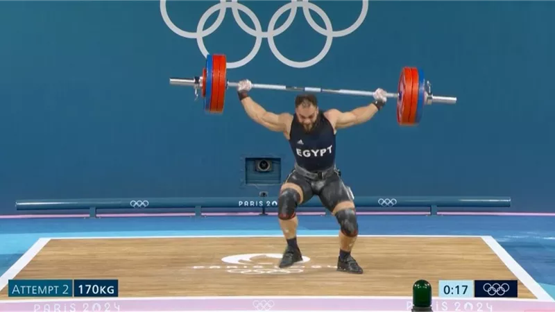 أولمبياد باريس 2024.. إصابة كريم أبو كحلة أثناء خوض منافسات رفع الأثقال