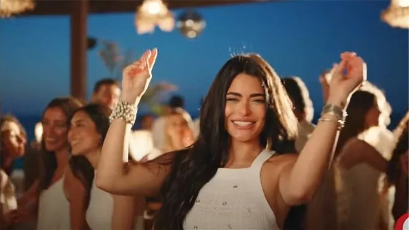 أسماء جلال وكارولين عزمي ويارا السكري.. نجمات الإعلانات في صيف 2024