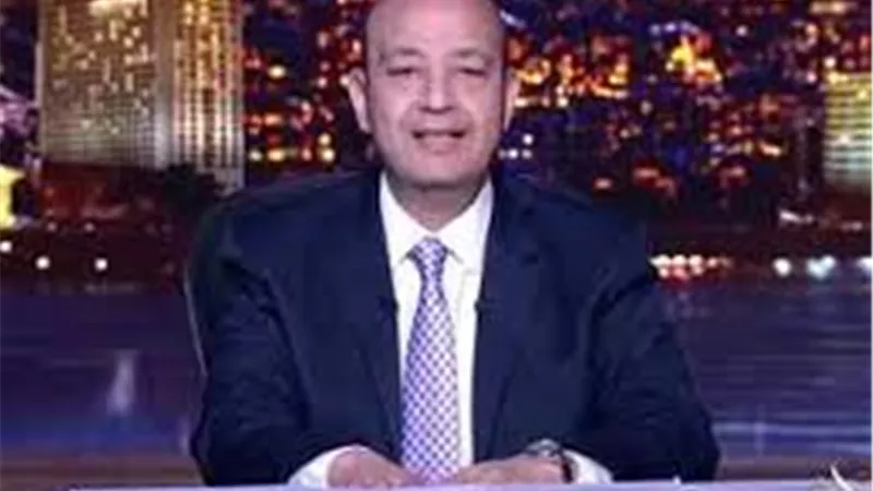 بترفع الحديد كأنها بتزغرط ..عمرو أديب يعلق على فوز سارة سمير بالفضية