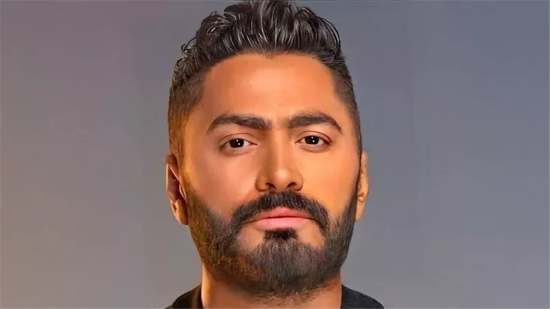 تامر حسني.. أيقونة النجاح والشعبية في الغناء والسينما