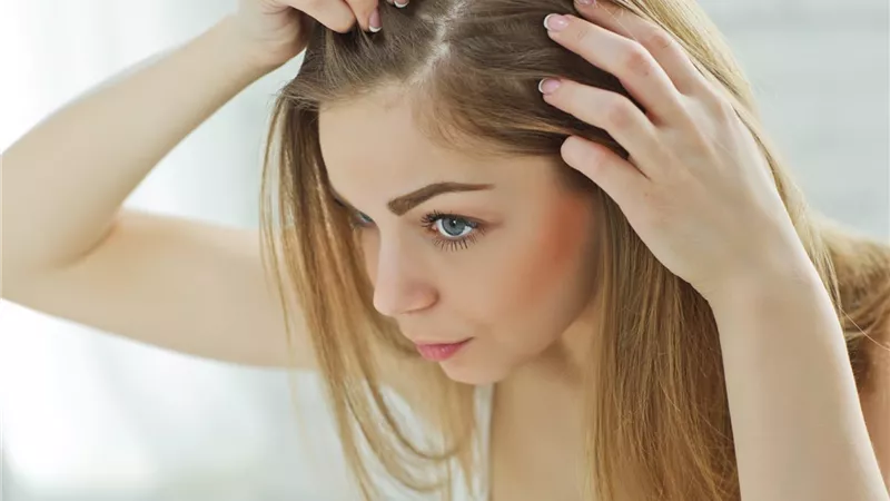 أسباب توقف نمو الشعر .. وهذه طرق لتسريع تطويله