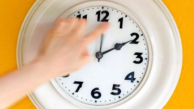 بالساعة والتاريخ.. موعد انتهاء التوقيت الصيفي والعودة للتوقيت الشتوي
