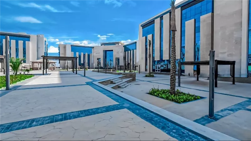 كم مصاريف جامعة الجلالة 2025؟