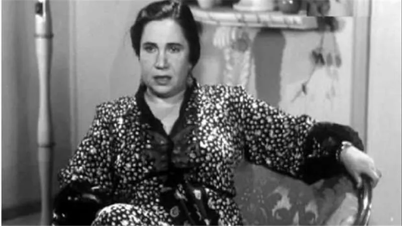 تزوج عليها سرا وحفظ العهد .. قصة الحب والصمود بين علوية جميل ومحمود المليجي 