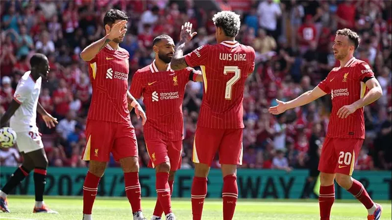الدوري الإنجليزي.. سلوت يتحدث عن عقد محمد صلاح والظهور الأول على أنفيلد
