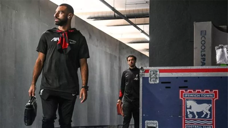 الدوري السعودي يدفع ليفربول لحسم مصير محمد صلاح بتحرك عاجل