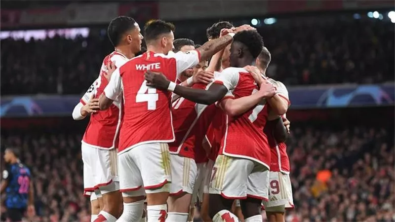 توقيت مباراة أرسنال واستون فيلا في الدوري الانجليزي والقناة الناقلة