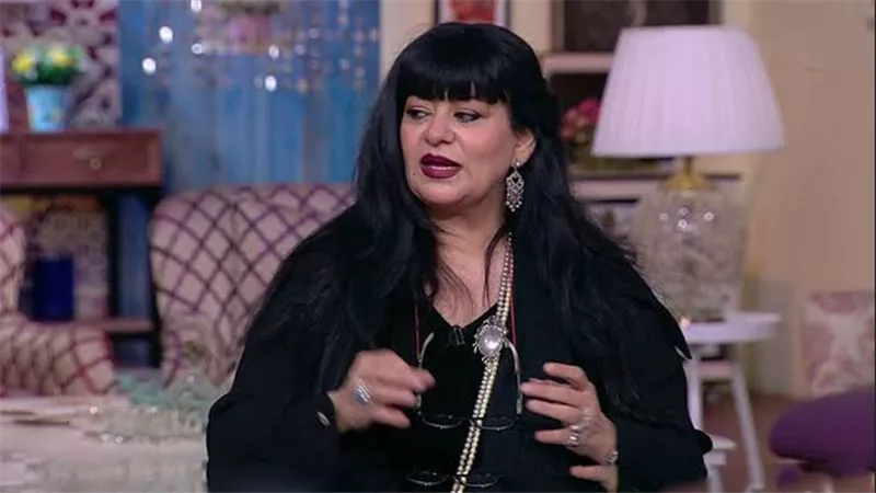 أبناء الفنانين يستحقون دعمكم ..فريدة سيف النصر تدافع عن محمد رمضان ونجله 