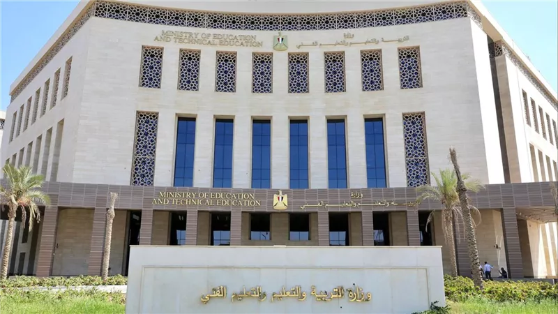 وزارة التربية والتعليم تعلن الفئات المستهدفة لتوزيع التابلت من الطلاب والمعلمين 