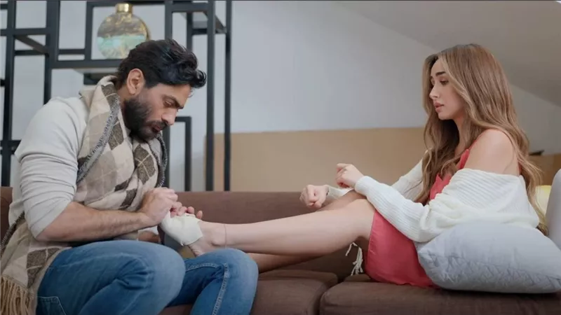 هنا الزاهد ترد علي شائعة ارتباطها بـ تامر حسني بطريقة مختلفة 