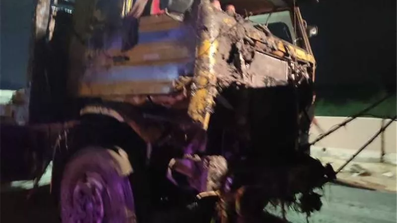 صور حادث طريق الفيوم الصحراوي.. «9 وفيات و7 مصابين»