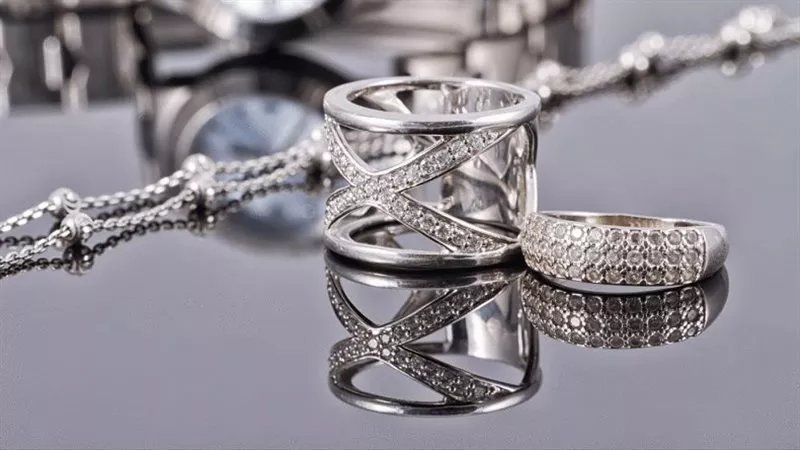 تعرف على سعر جرام الفضة عيار 925 بالمصنعية اليوم الثلاثاء 27-8-2024 