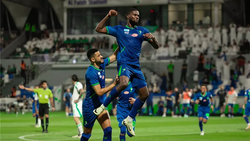 الفتح يحقق أول انتصار على حساب الأهلي في الدوري السعودي 