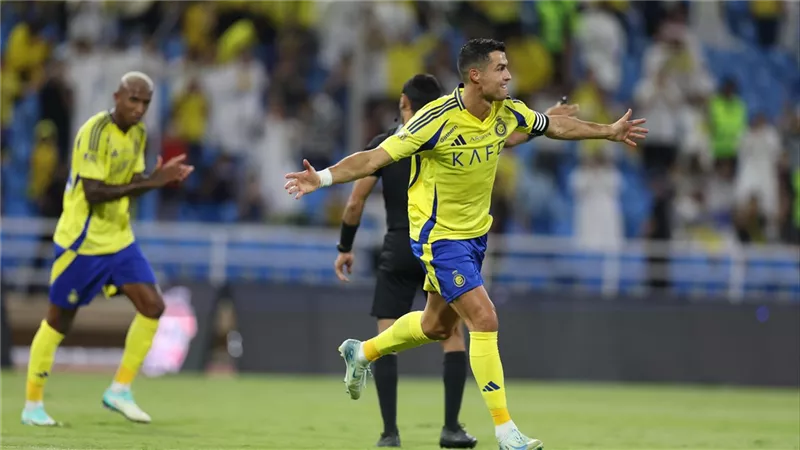 بقيادة رونالدو.. النصر يفوز على الفيحاء برباعية في الدوري السعودي 
