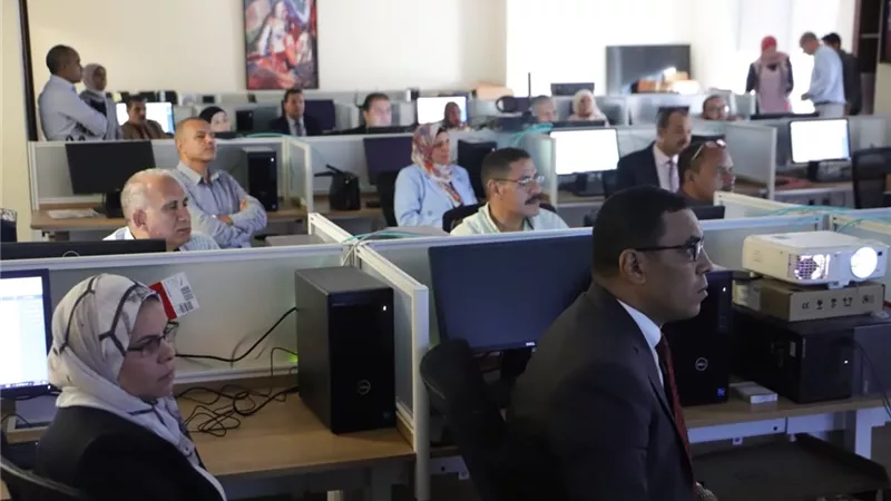 بالصور.. العمل تطلق دورات تدريبية حول استخدام المنصة الإلكترونية للعمالة غير المنتظمة