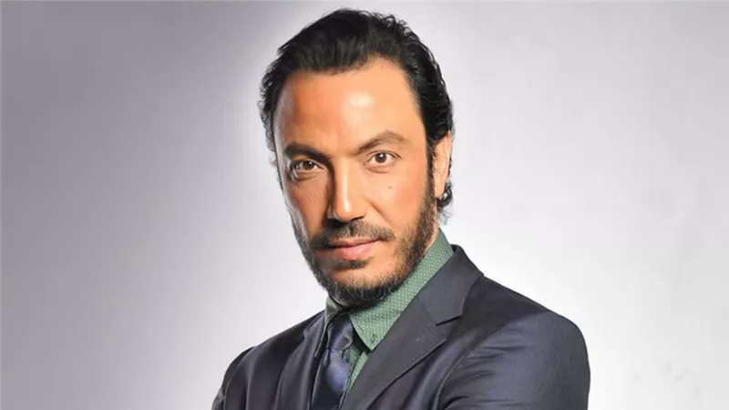 طارق لطفي.. حظر أبناؤه من السوشيال ميديا وهذه حكايته مع 