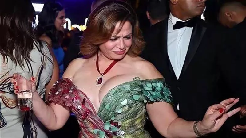 إلهام شاهين تثير الجدل بتصريحات عن الصلاة وداعية ترد عليها.. إليك التفاصيل 