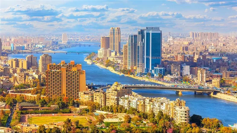 تغير مفاجئ في الحرارة وفرص سقوط أمطار.. ماذا يحدث للطقس خلال ساعات؟