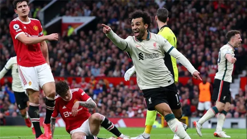 تاريخ مواجهات ليفربول ضد مانشستر يونايتد قبل قمة الدوري الإنجليزي