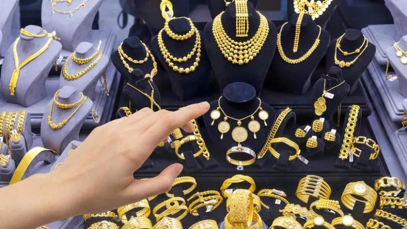 تحرك مفاجئ في سعر الذهب اليوم في مصر عيار 18 الآن بعد تثبيت الفائدة