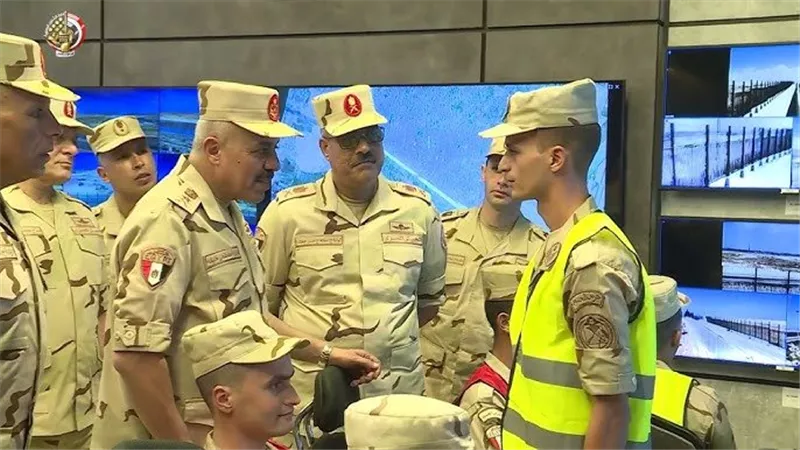 تفاصيل جولة الفريق أحمد خليفة لتفقد إجراءات التأمين على الحدود الشمالية الشرقية