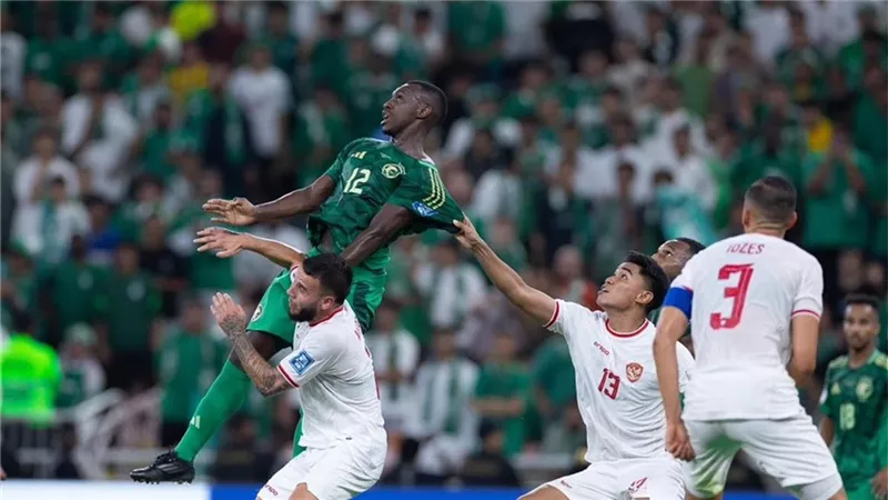 على أرضه ووسط جماهيره.. المنتخب السعودي يسقط في فخ التعادل أمام إندونيسيا 