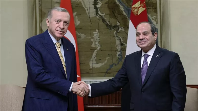 الرئيس السيسي يصل أنقرة ويؤكد: لدينا إرادة لبدء مرحلة جديدة من التعاون والصداقة مع تركيا