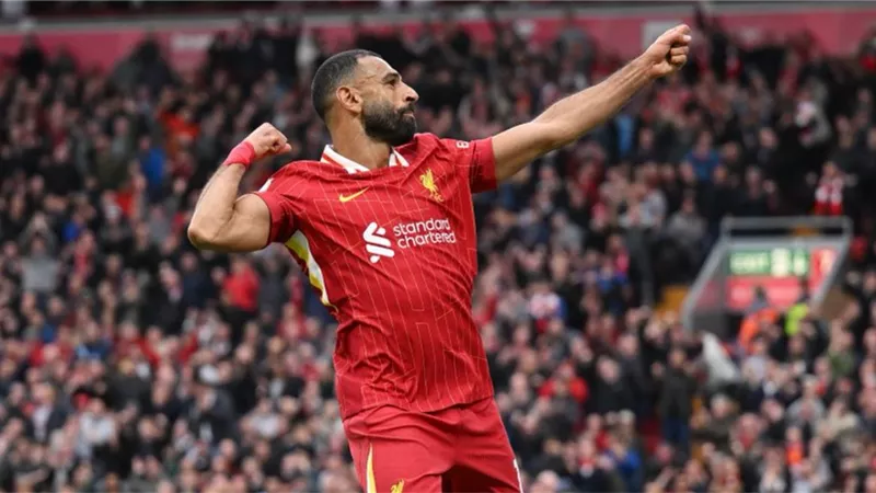 محمد صلاح يشعل المنافسة بين باريس سان جيرمان ويوفنتوس.. سر العام الأخير