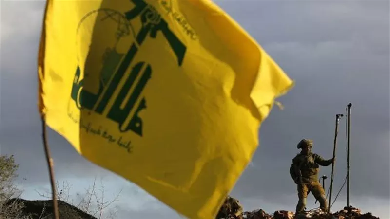 ردا على الاعتداءات.. حزب الله يستهدف مواقع إسرائيلية بالصواريخ