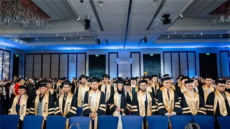 معاهد الوادي تحتفل بتخريج الدفعة رقم 44 (صور)